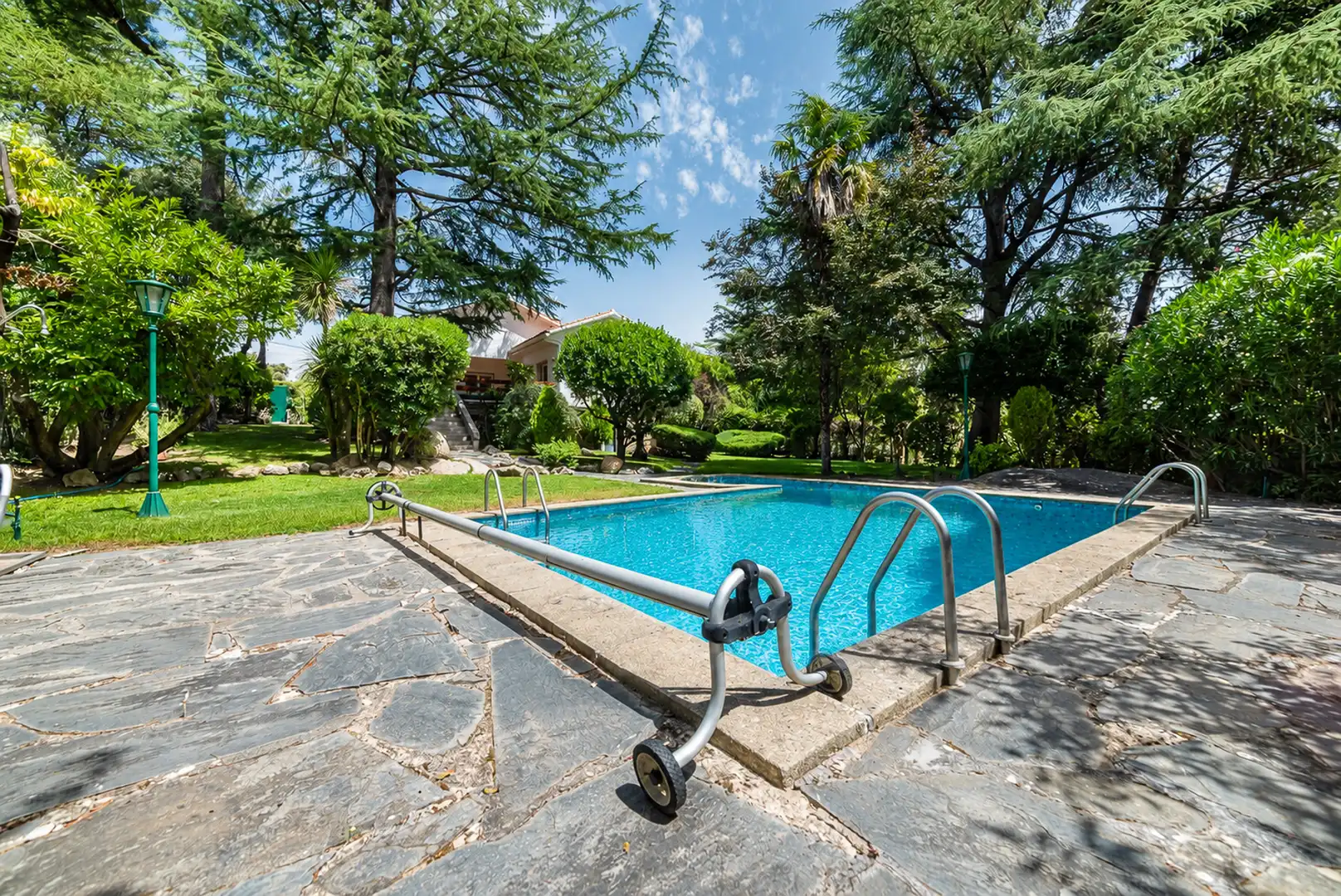 Piscina de Casa o xalet en venda en El Escorial amb Calefacció, Jardí privat i Terrassa