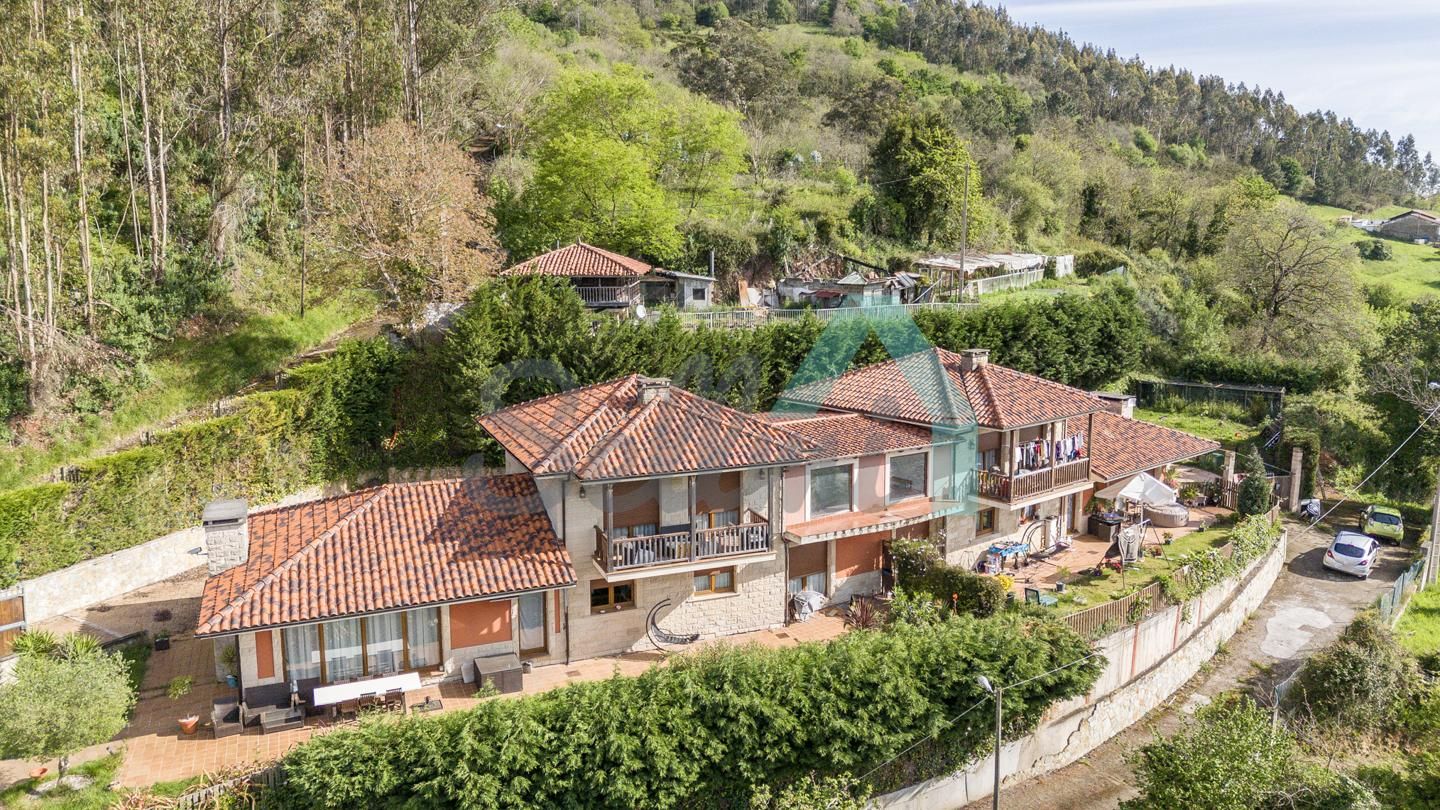 Exterior view of House or chalet for sale in Oviedo   with Heating, Private garden and Parquet flooring