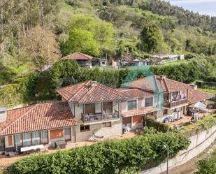 Vista exterior de Casa o xalet en venda en Oviedo  amb Calefacció, Jardí privat i Parquet