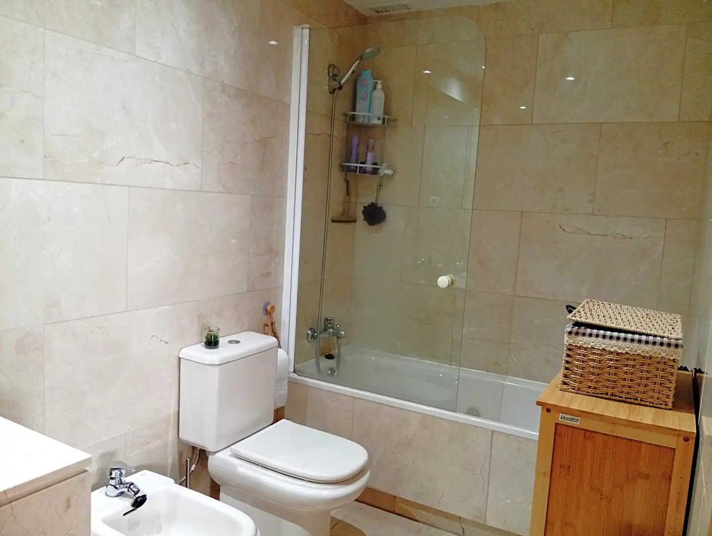 Baño de Piso en venta en Valdemoro con Aire acondicionado, Calefacción y Jardín privado