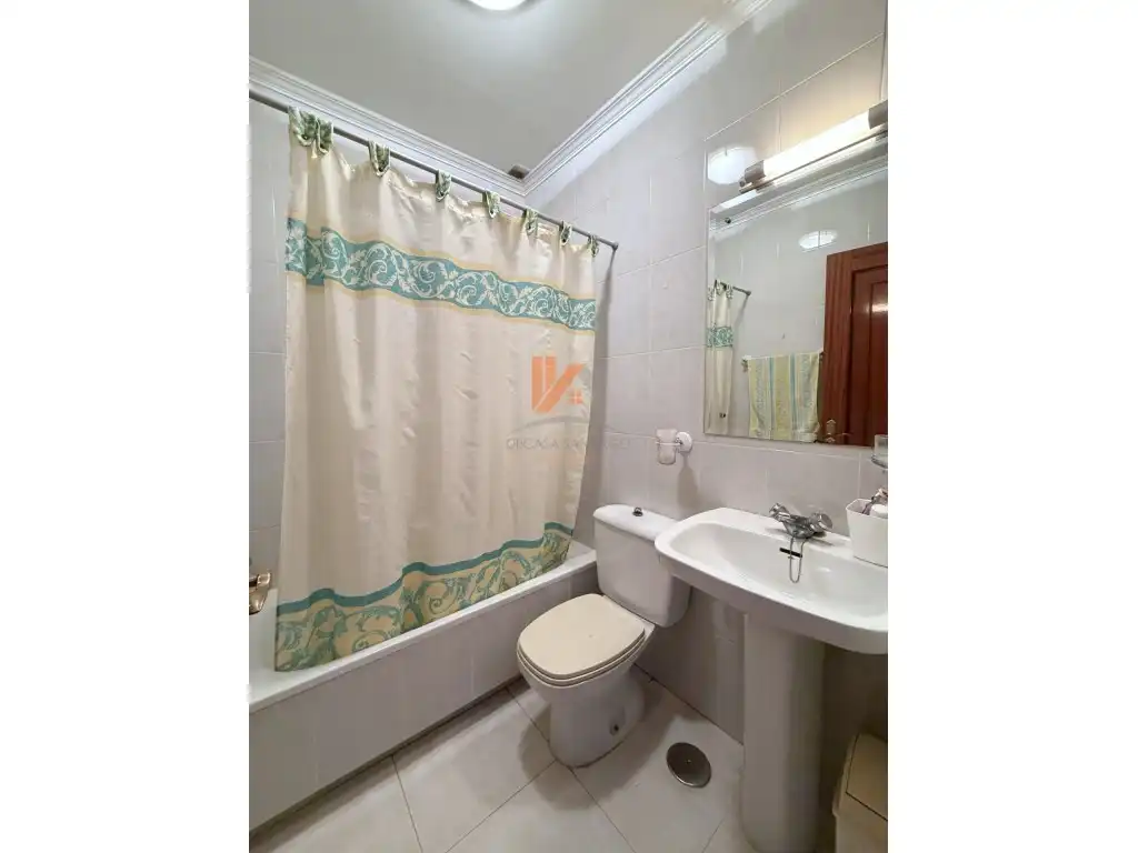 Bany de Casa o xalet en venda en Santiago de Compostela  amb Jardí privat i Terrassa