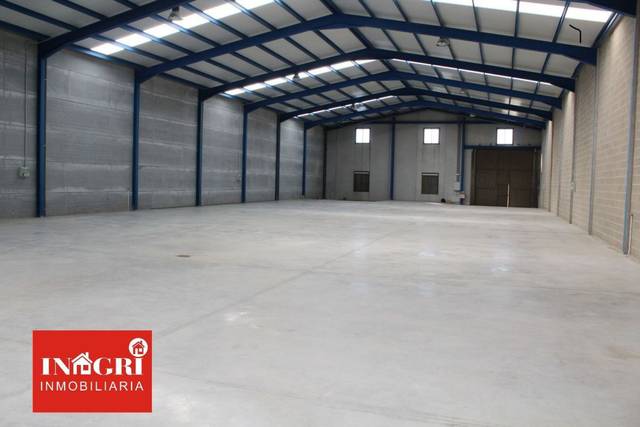 Nave industrial en Venta en Picón