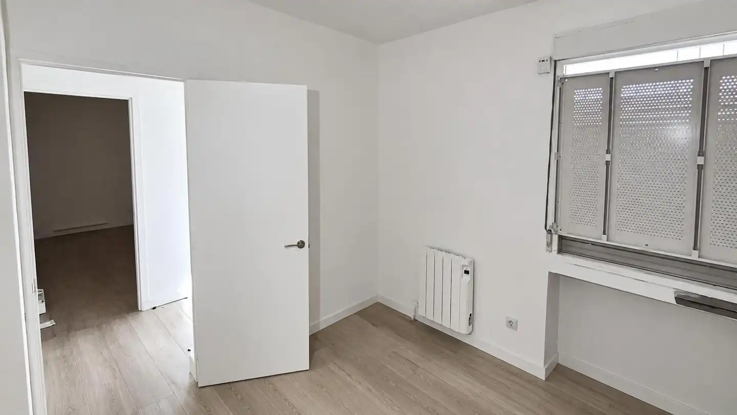 Habitación de Planta baja en venta en Madrid