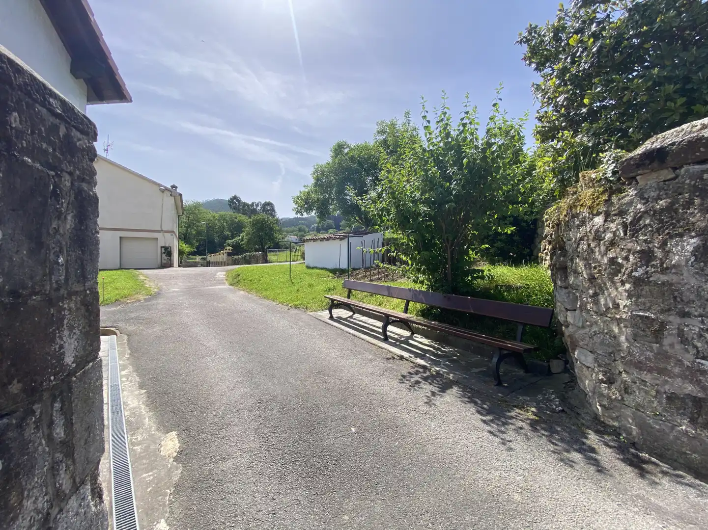 Parking de Casa adosada en venta en Torrelavega  con Jardín privado
