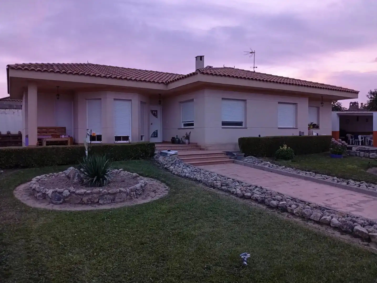Vista exterior de Casa o chalet en venta en Pozoantiguo con Jardín privado y Amueblado