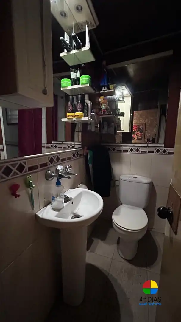 Bany de Casa o xalet en venda en Castelldefels amb Aire condicionat, Jardí privat i Terrassa