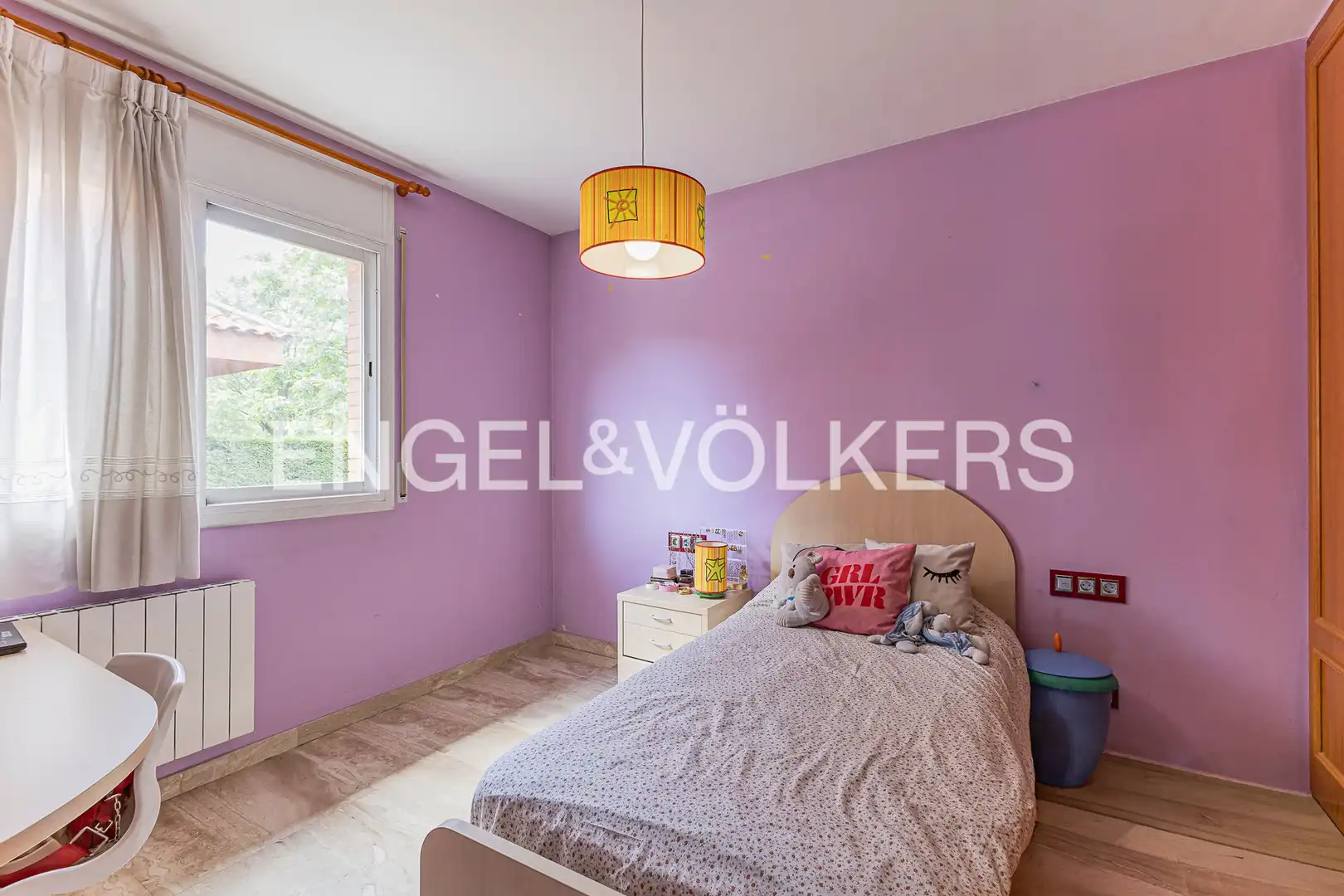 Dormitori de Casa o xalet en venda en Sant Cugat del Vallès amb Aire condicionat, Calefacció i Jardí privat