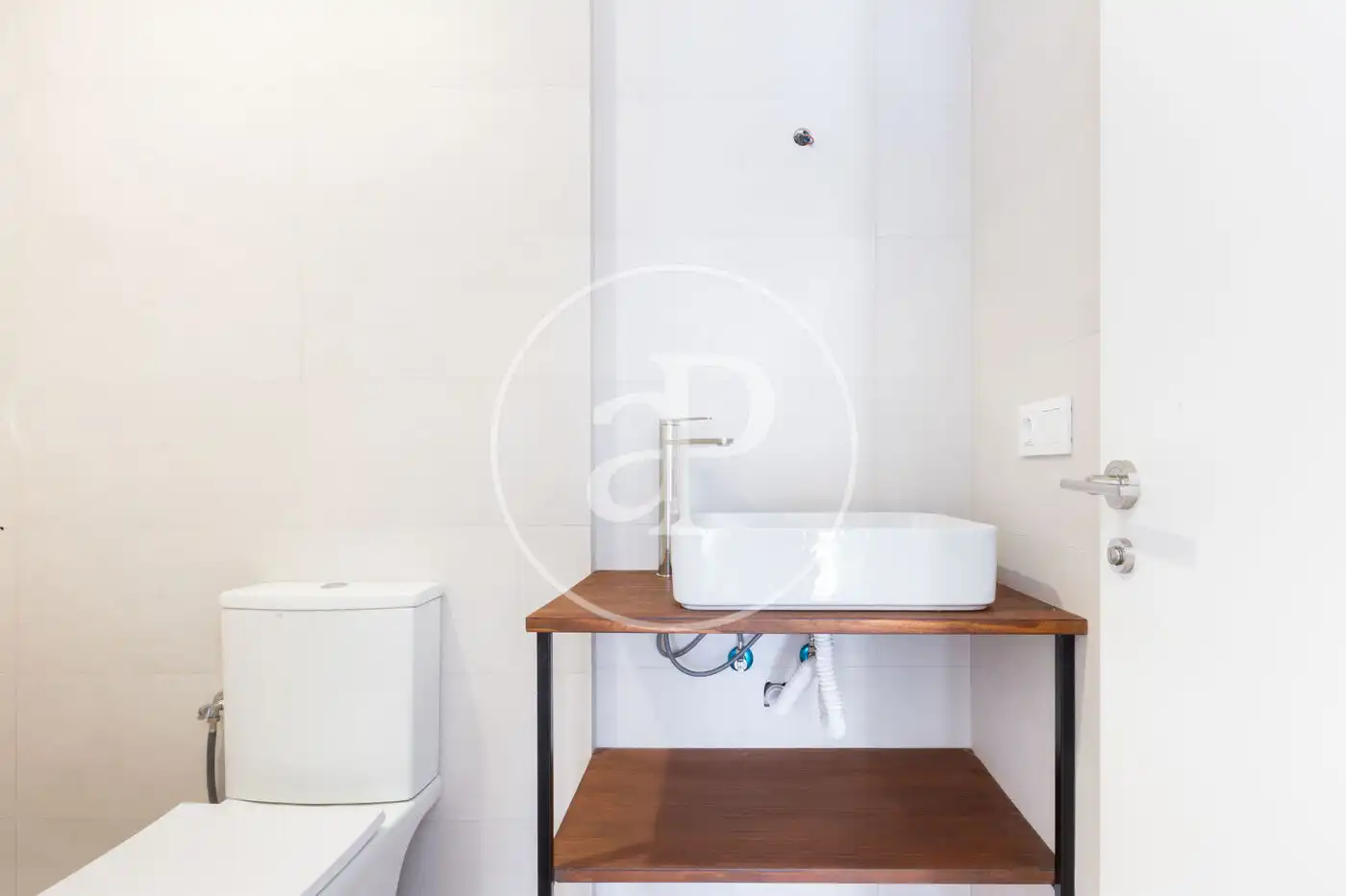 Badezimmer von Wohnung zum Verkauf in Valencia mit Heizung und Balkon