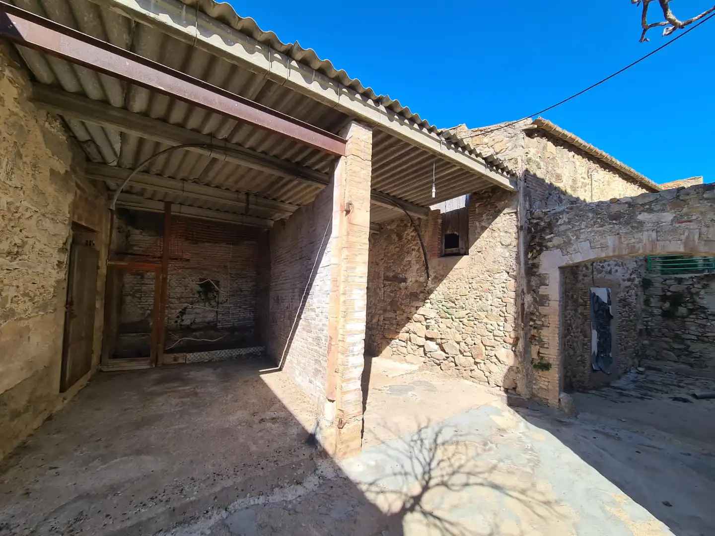 Exterior view of Houses for sale in Masarac i Vilarnadal  with Heating