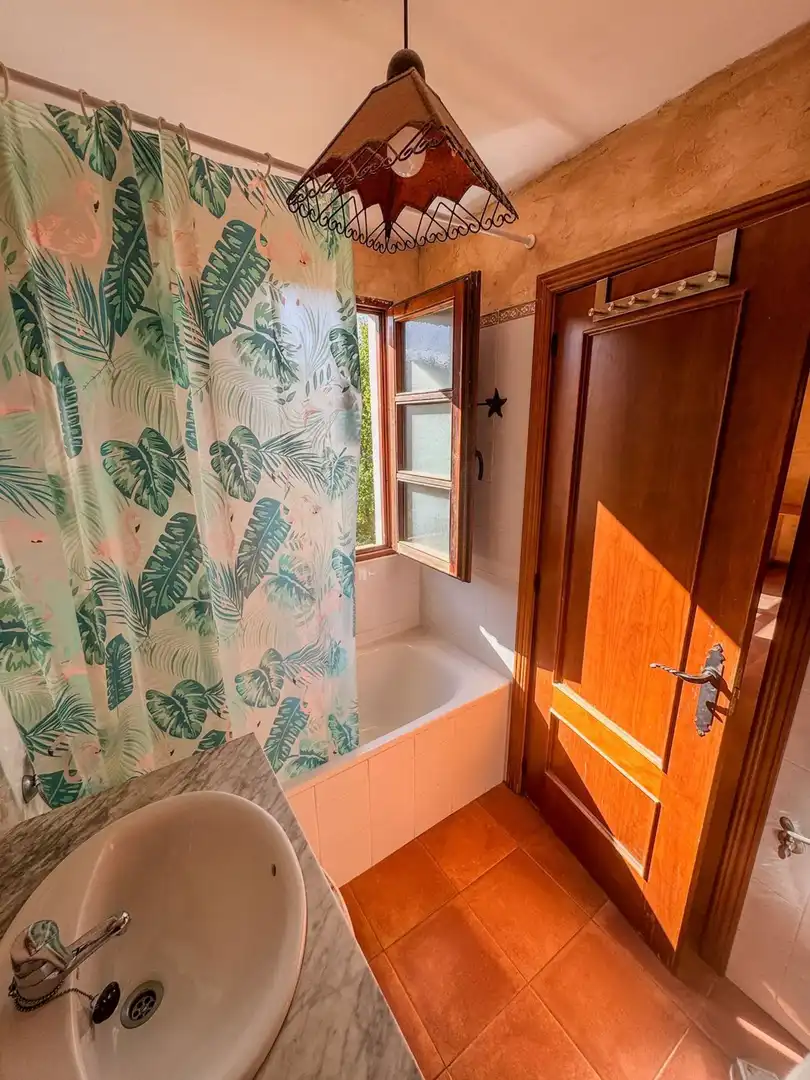 Baño de Casa adosada en venta en Olmeda de las Fuentes con Calefacción y Trastero