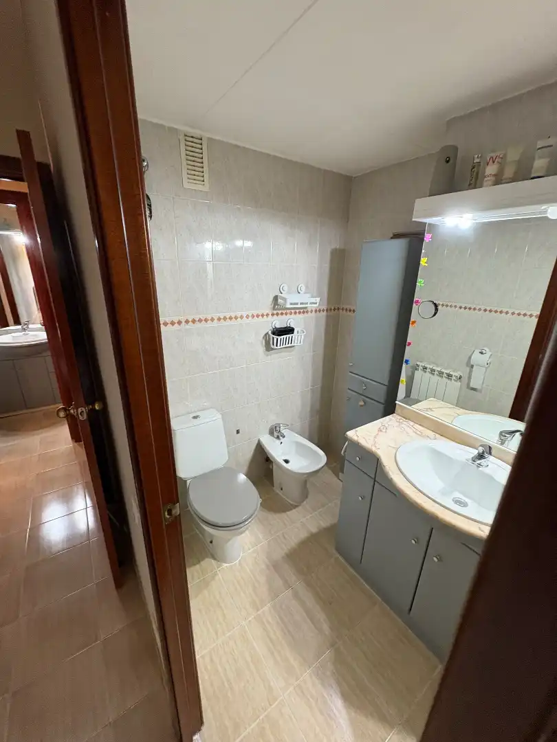 Bathroom of Flat for sale in Terrassa  with Air Conditioner, Heating and Private garden