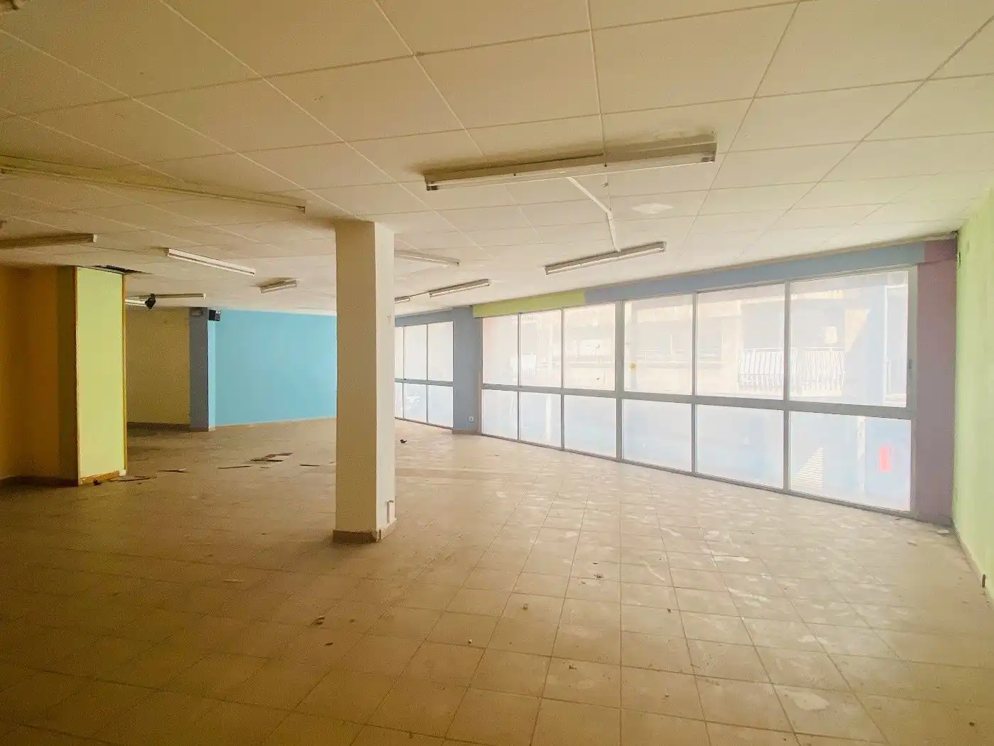 Local comercial de lloguer a Avinguda Marignane 7