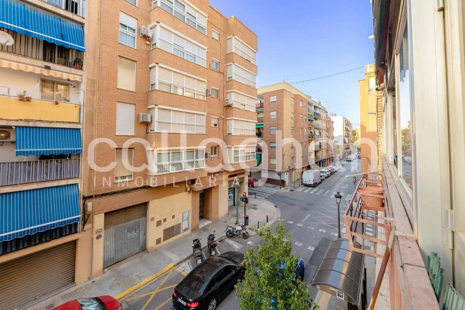 Vista exterior de Piso en venta en Valencia con Balcón
