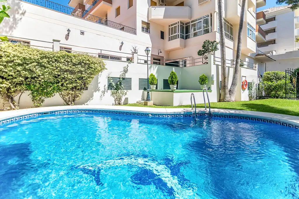 Piso en venta en Av Antonio Machado, Puerto Marina