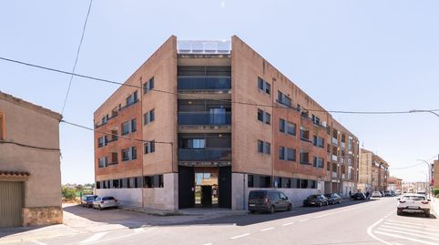 Piso listo para entrar a vivir en Deltebre con parking y piscina comunitaria
