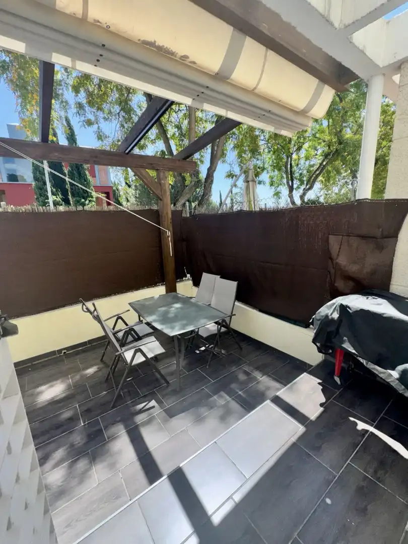 Terraza de Piso en venta en Tomares con Aire acondicionado, Calefacción y Piscina comunitaria