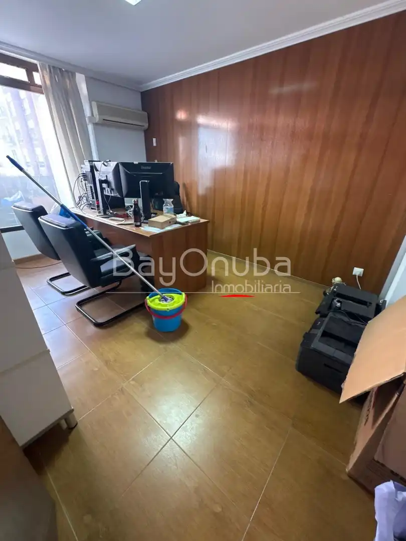 Büro zum Verkauf in Huelva