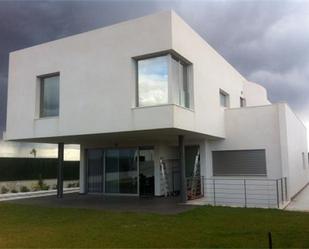 Vista exterior de Casa o xalet en venda en Elche / Elx amb Aire condicionat, Jardí privat i Piscina