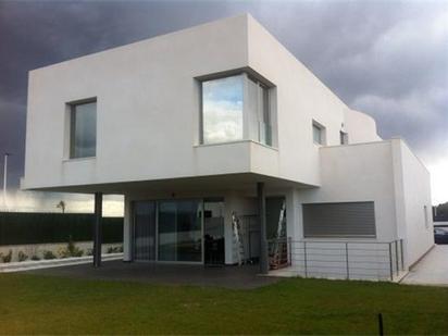 Vista exterior de Casa o xalet en venda en Elche / Elx amb Aire condicionat, Jardí privat i Piscina