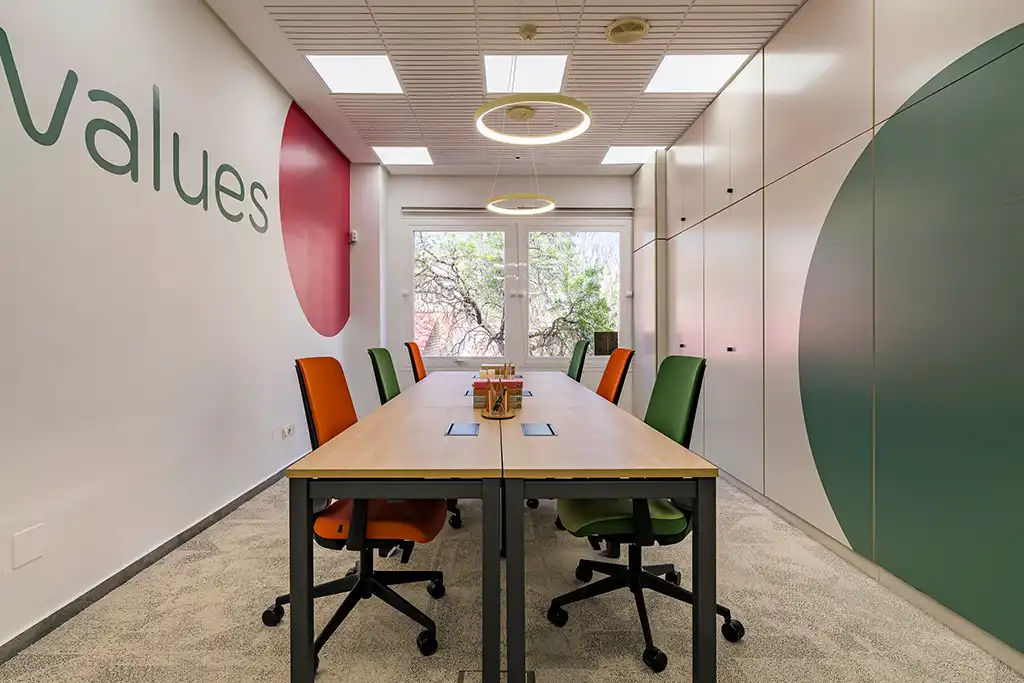 Büro zur Miete in Madrid mit Klimaanlage, Heizung und Terrasse