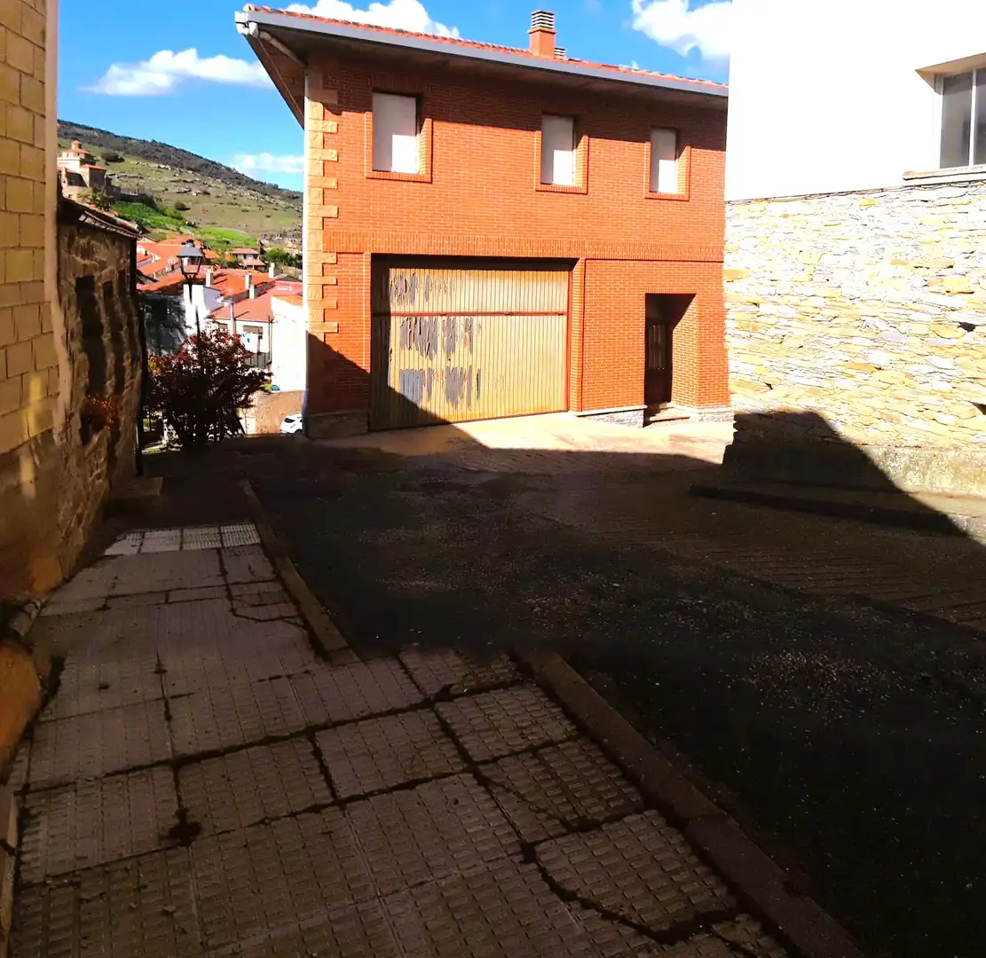 Parking de Nave industrial en venta en San Pedro Manrique con Calefacción