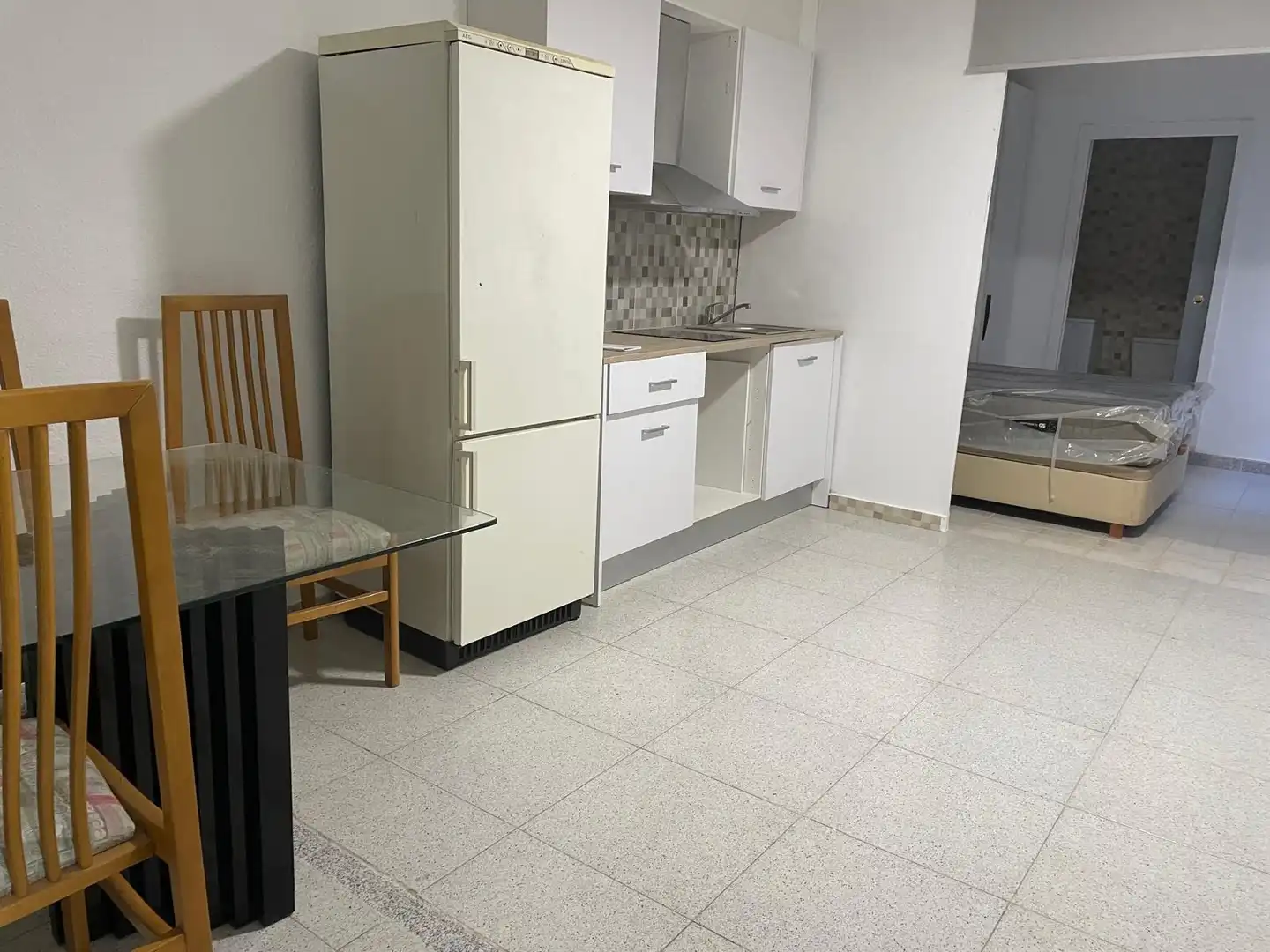 Kitchen of Flat for rent in Almansa  with Furnished