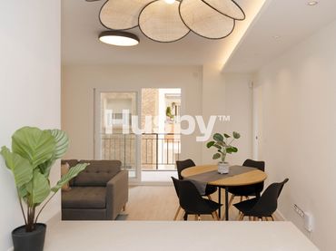 Piso con balcón en venta en Calle Caballero del Bosque