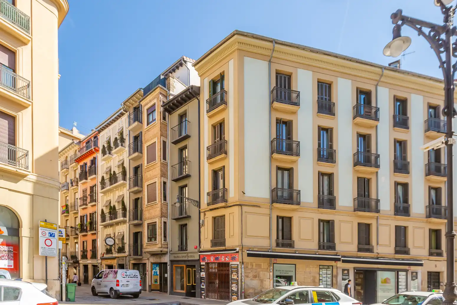 Vista exterior de Ático en venta en  Pamplona / Iruña con Calefacción, Amueblado y Balcón