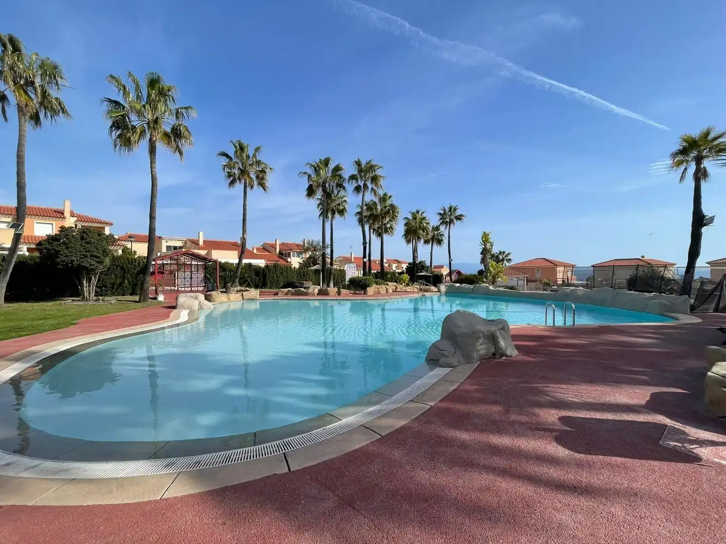Piscina de Dúplex de lloguer en Santa Pola amb Aire condicionat, Calefacció i Jardí privat