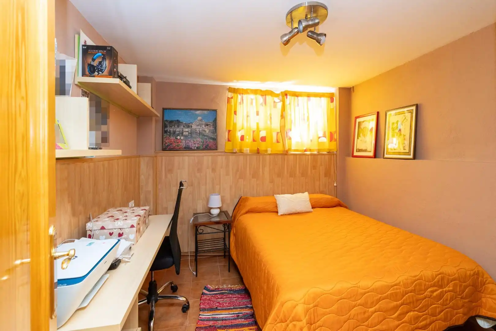 Habitación de Casa o chalet en venta en Cúllar Vega con Aire acondicionado, Calefacción y Jardín privado