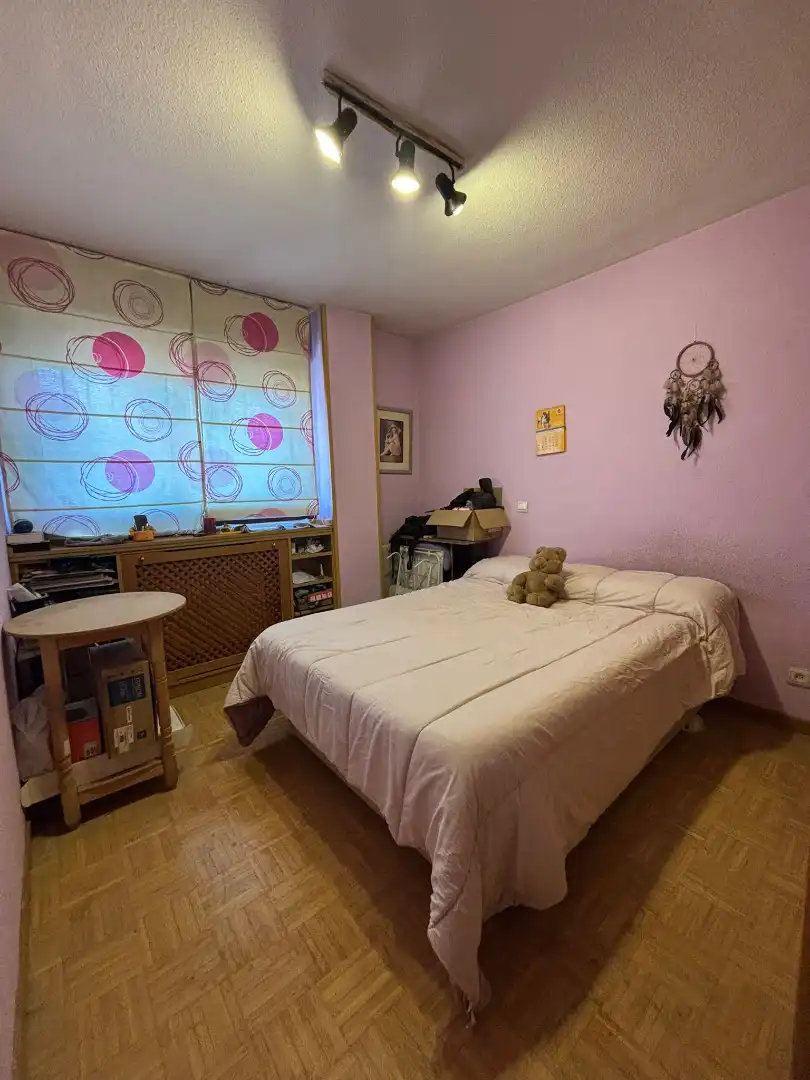 Dormitori de Casa adosada en venda en Rivas-Vaciamadrid amb Calefacció, Jardí privat i Parquet