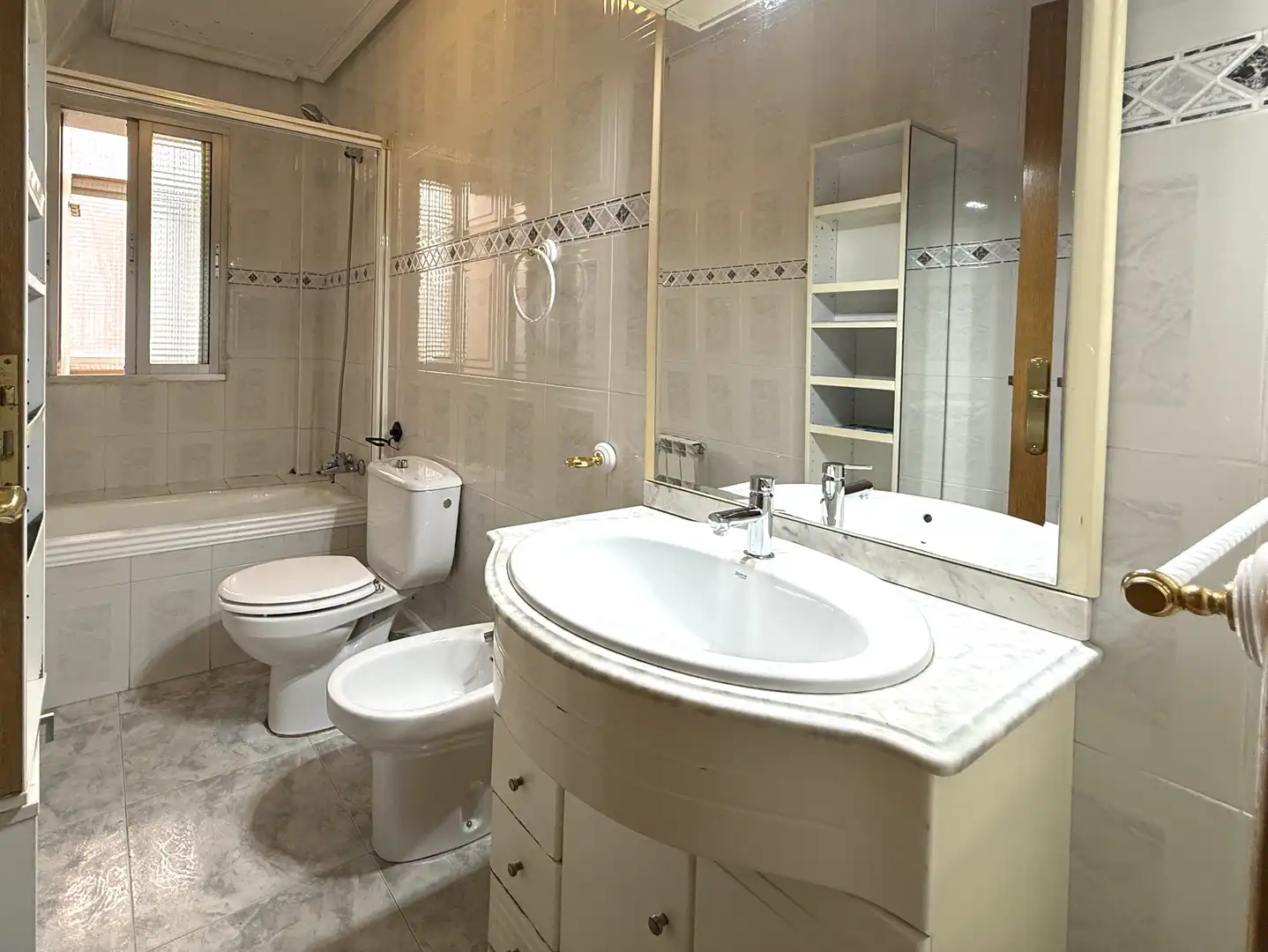 Baño de Piso en venta en Alcorcón con Aire acondicionado, Calefacción y Parquet