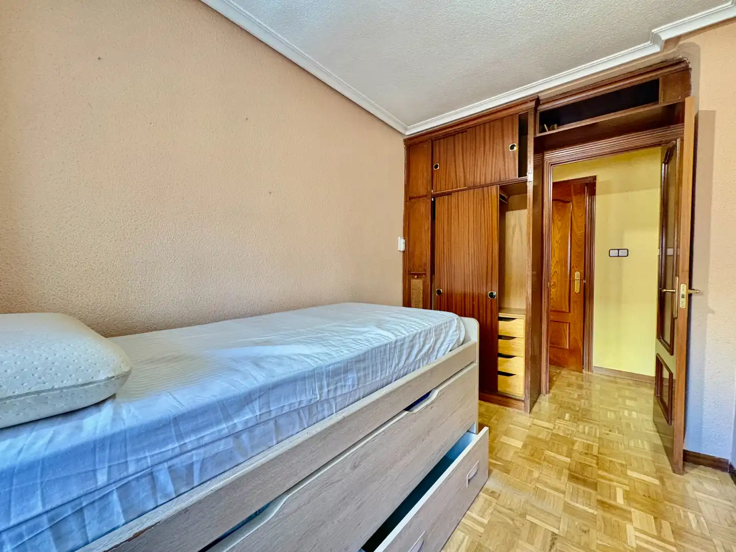 Schlafzimmer von Wohnung zum Verkauf in Madrid mit Klimaanlage, Heizung und Parkett