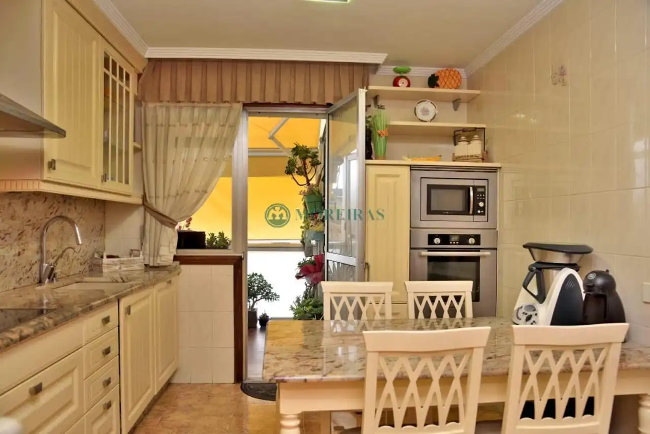 Küche von Wohnung zum Verkauf in Ourense Capital  mit Heizung, Abstellraum und Balkon