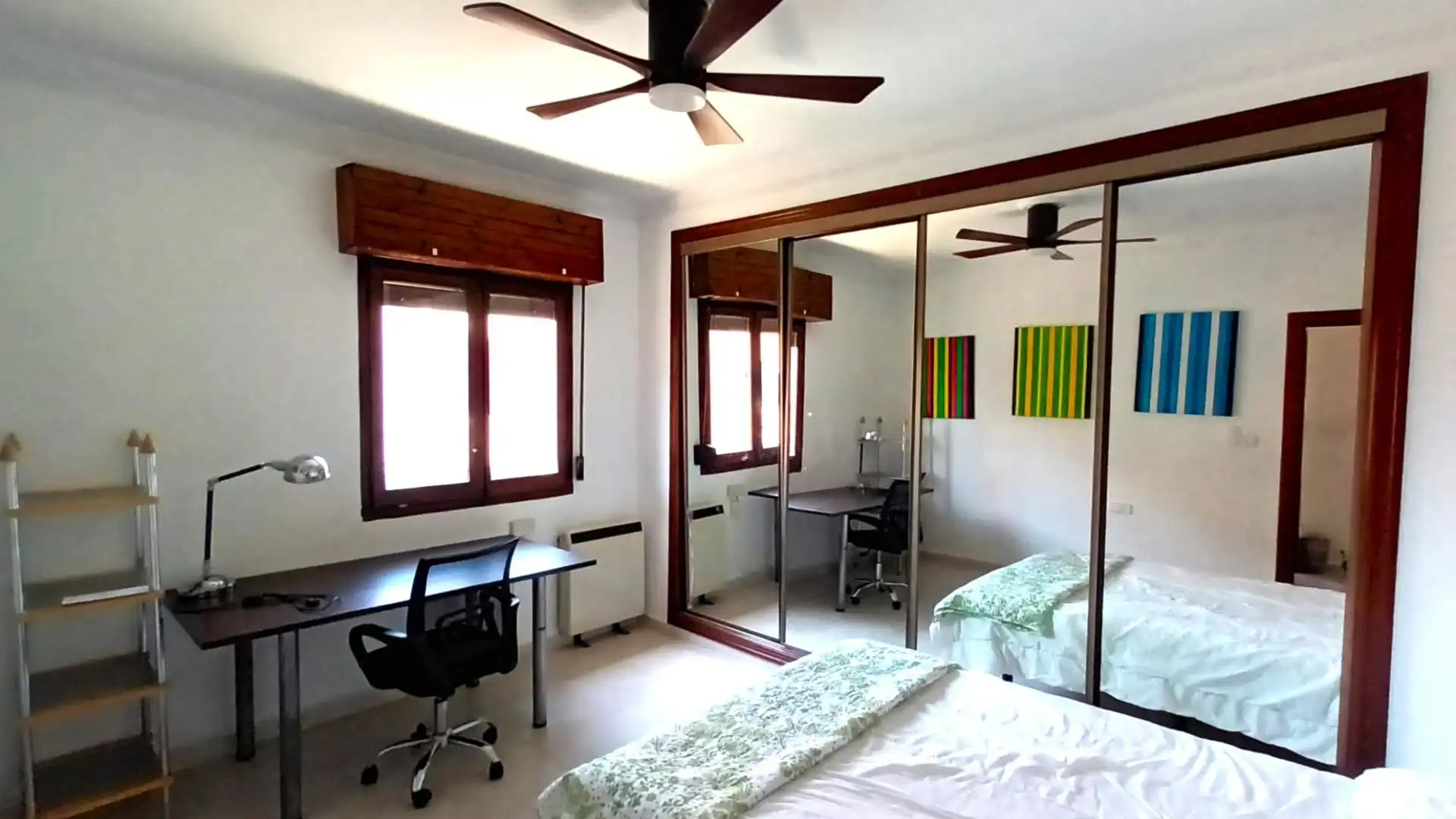 Habitación de Piso de alquiler en Valencia con Aire acondicionado y Amueblado