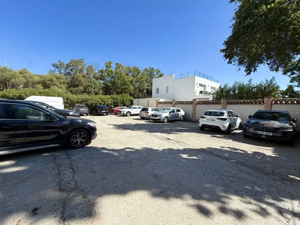 Aparcament de Apartament en venda en Marbella amb Aire condicionat, Terrassa i Moblat