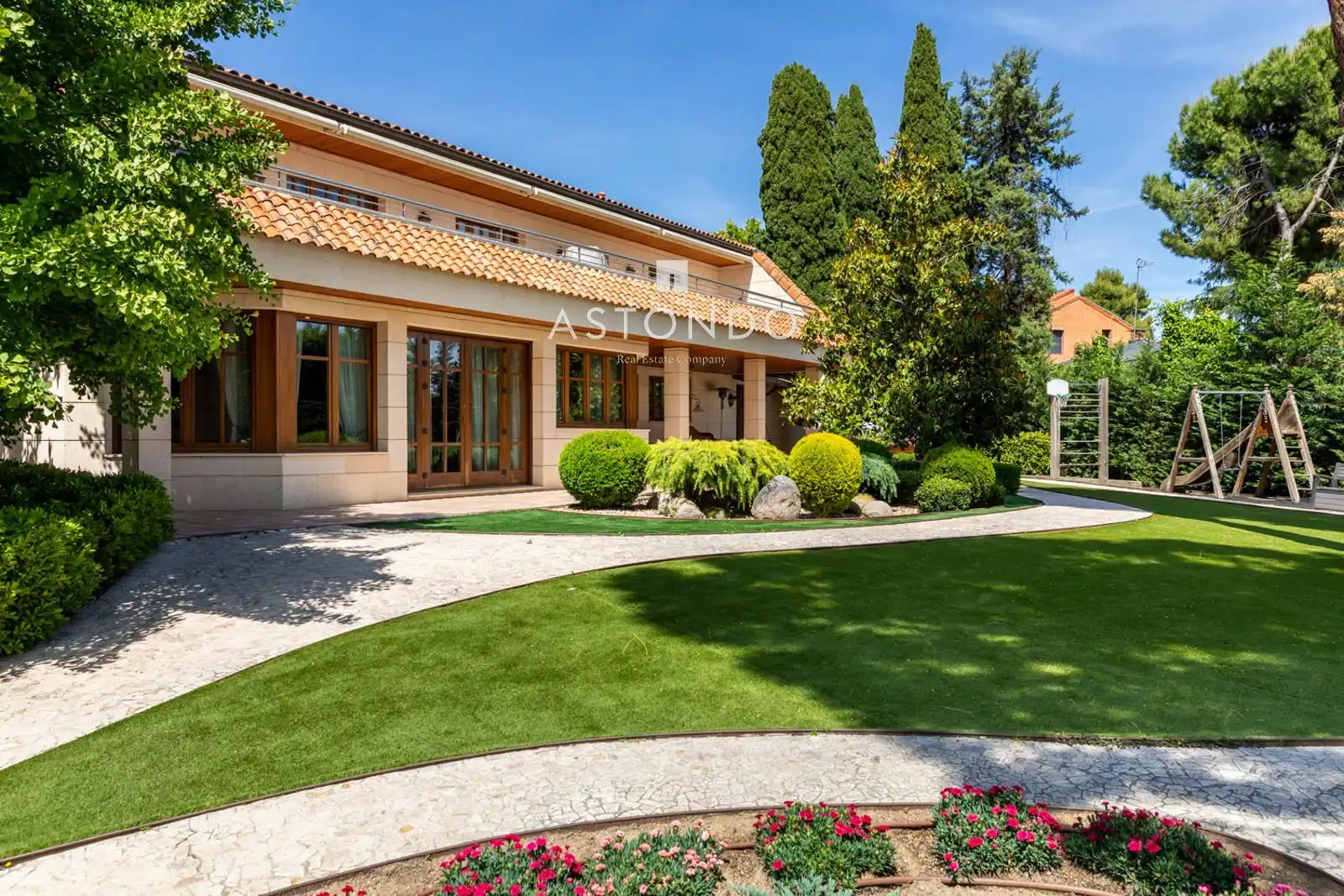 Vista exterior de Casa o chalet en venta en Madrid con Aire acondicionado, Calefacción y Terraza