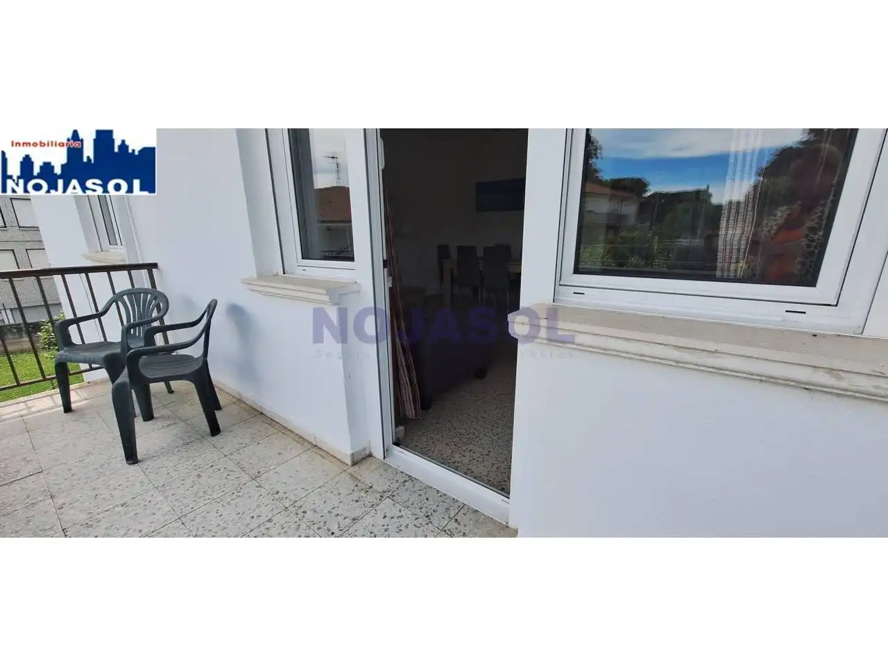 Außenansicht von Einfamilien-Reihenhaus zur Miete in Noja mit Heizung, Privatgarten und Terrasse