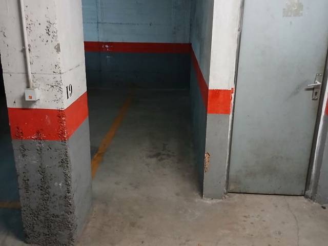 Garaje en Alquiler en Carrer de Manel Bonmatí i Romaguera, 4 en Eixample Sud – Migdia