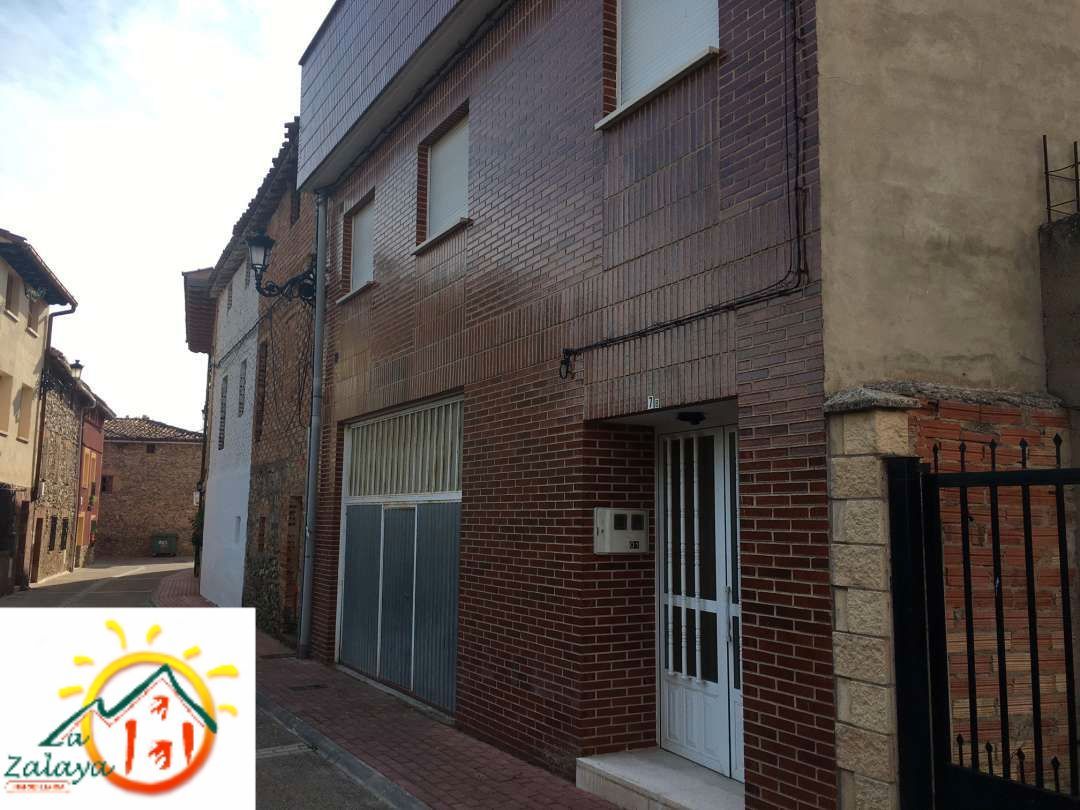 Vista exterior de Casa o xalet en venda en Santurde de Rioja amb Calefacció i Terrassa