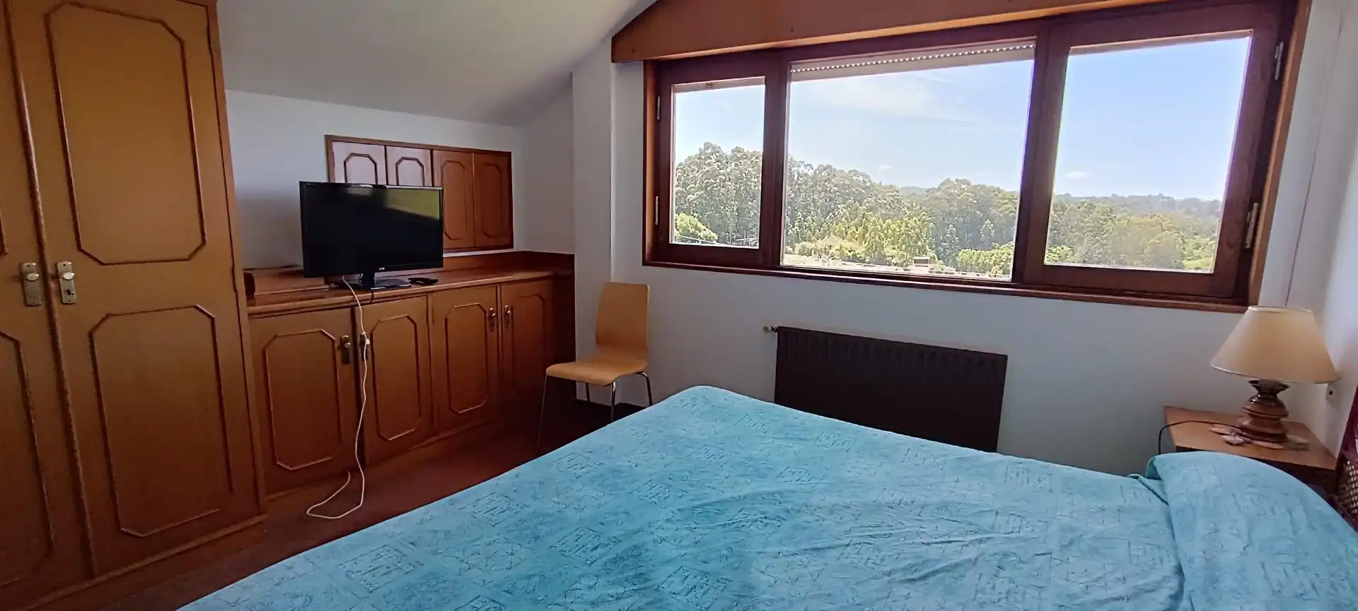 Dormitori de Casa o xalet en venda en Oleiros amb Calefacció, Terrassa i Balcó