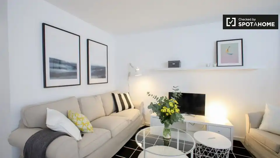 Living room of Flat for rent in Valencia  with Air Conditioner, Heating and Furnished