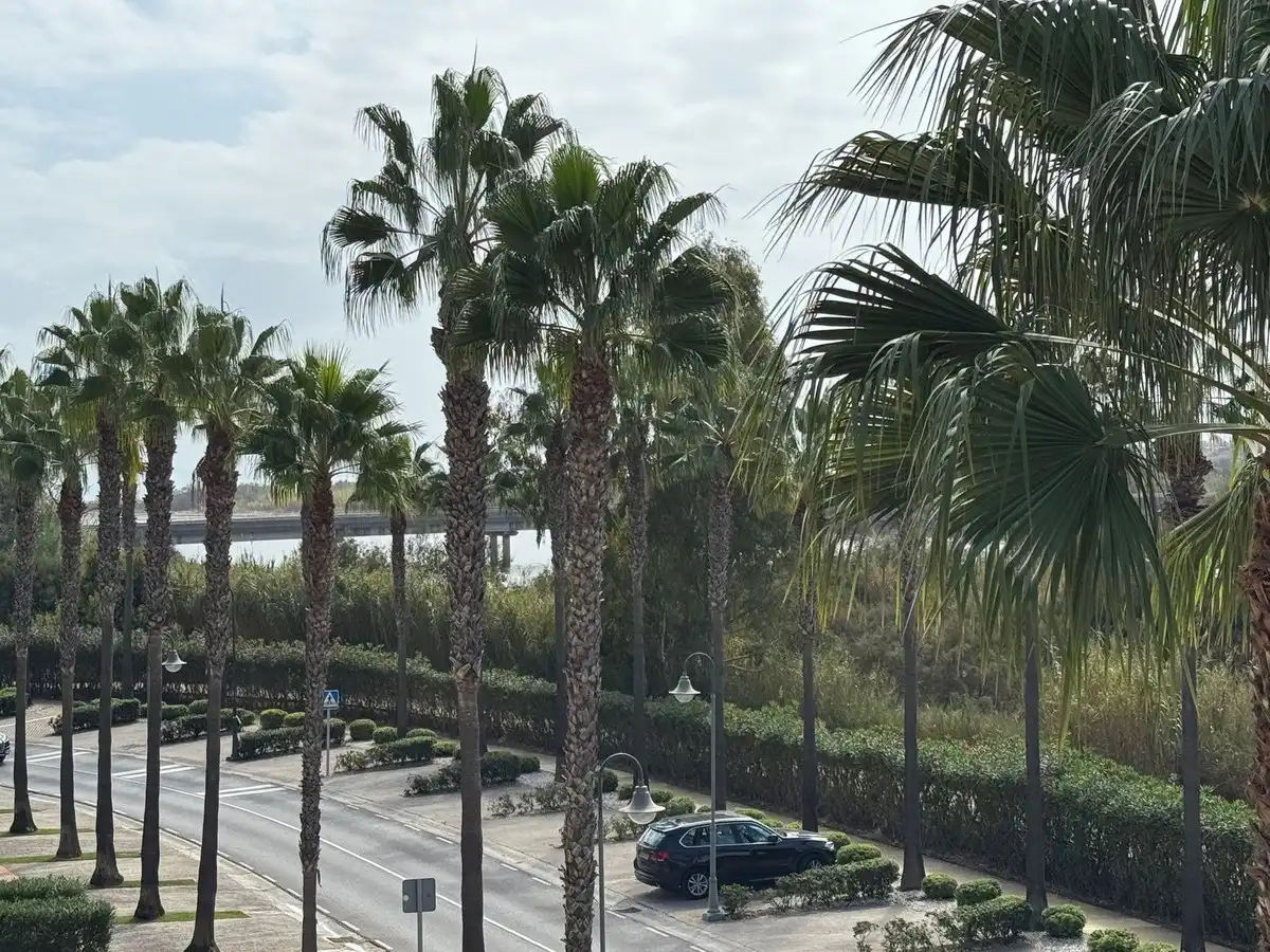 Vista exterior de Apartamento en venta en Sotogrande con Aire acondicionado, Terraza y Trastero