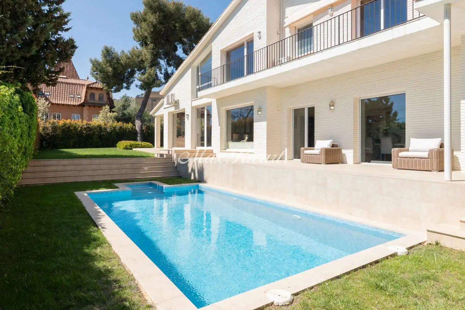 Swimming pool of Houses for rent in Barcelona  with Air Conditioner, Heating and Terrace