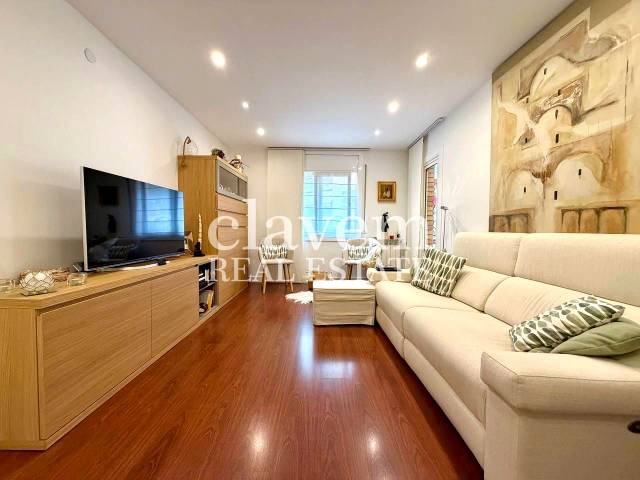 Piso en Venta en Carrer de l'Escultor Ordóñez en Porta