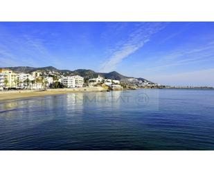 Vista exterior de Local de lloguer en Sitges