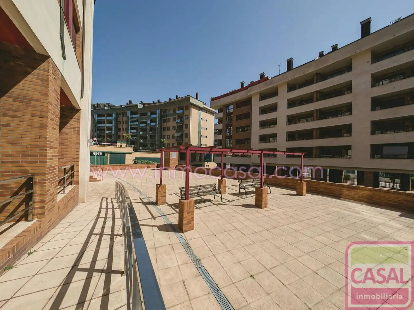 Terrassa de Pis en venda en Oviedo  amb Calefacció, Terrassa i Traster