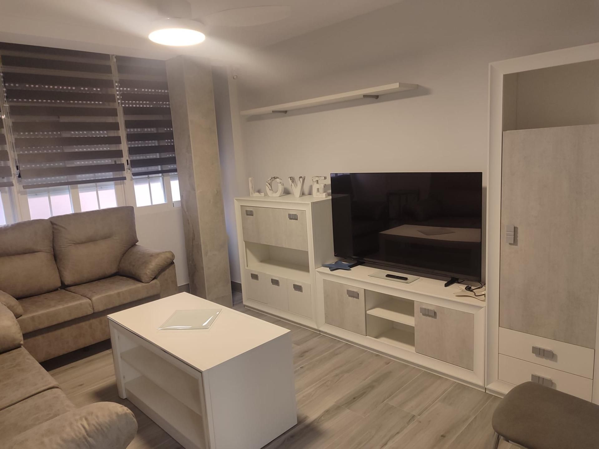 Living room of Flat to rent in  Granada Capital  with Balcony