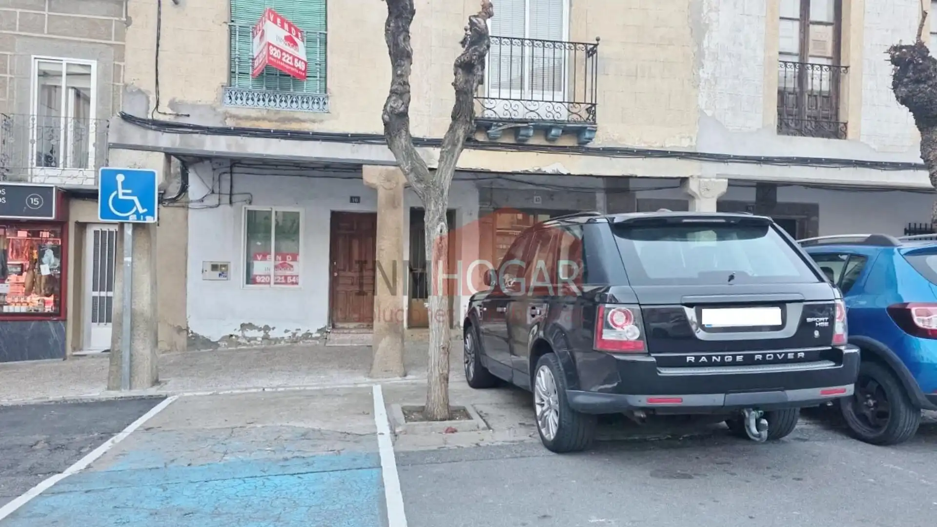 Aparcament de Casa o xalet en venda en El Barraco  amb Traster i Moblat