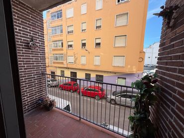 Piso con balcón en venta en Calle Calle Furs